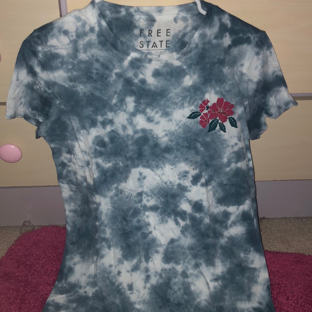 tie dye blue shirt